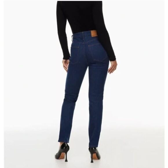 Aritzia Denim Forum The Yoko High Rise Slim Jeans Size 25 26L Dark Wash - Picture 3 of 12